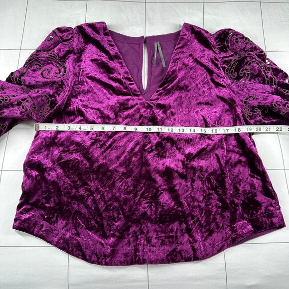 Anthropologie Top Womens Large Petite Purple Plum Velvet Cutout V Neck Bohemian - Picture 9 of 10